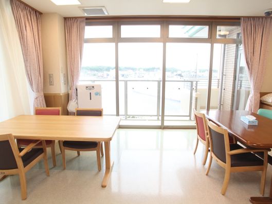 セカンドダイニング