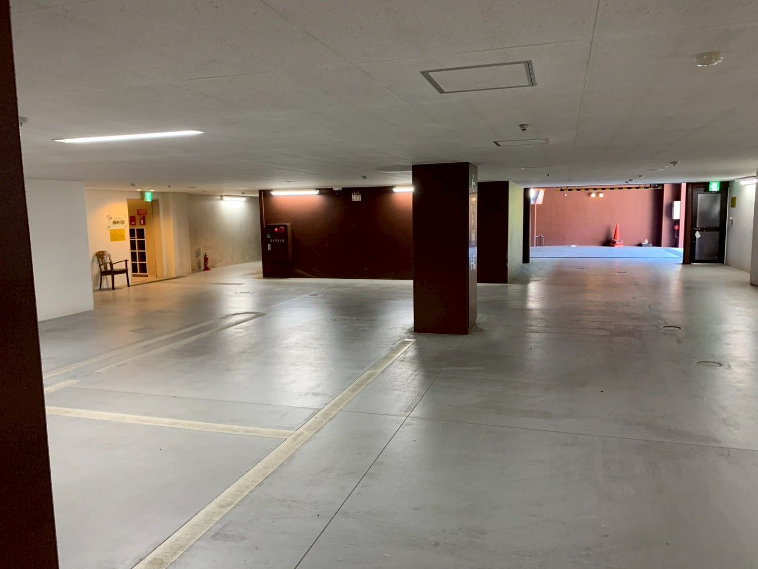 広い駐車スペース