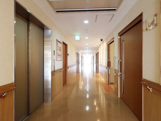 エレベーターと廊下