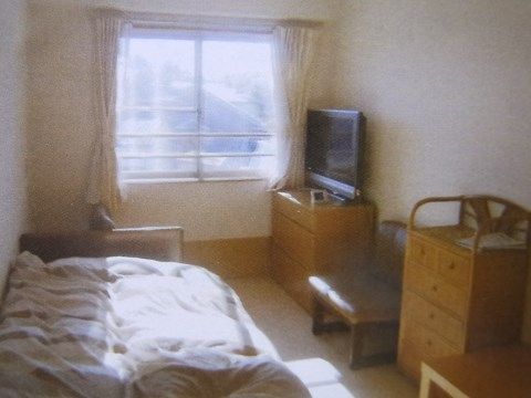 明るい個室の居室