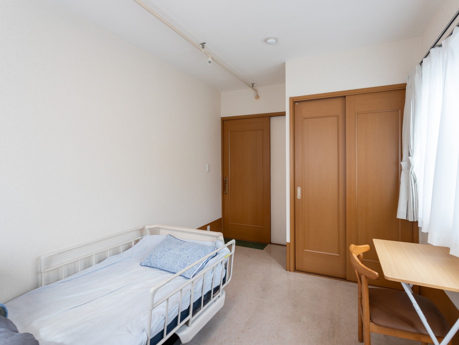 落ち着いた個室の様子