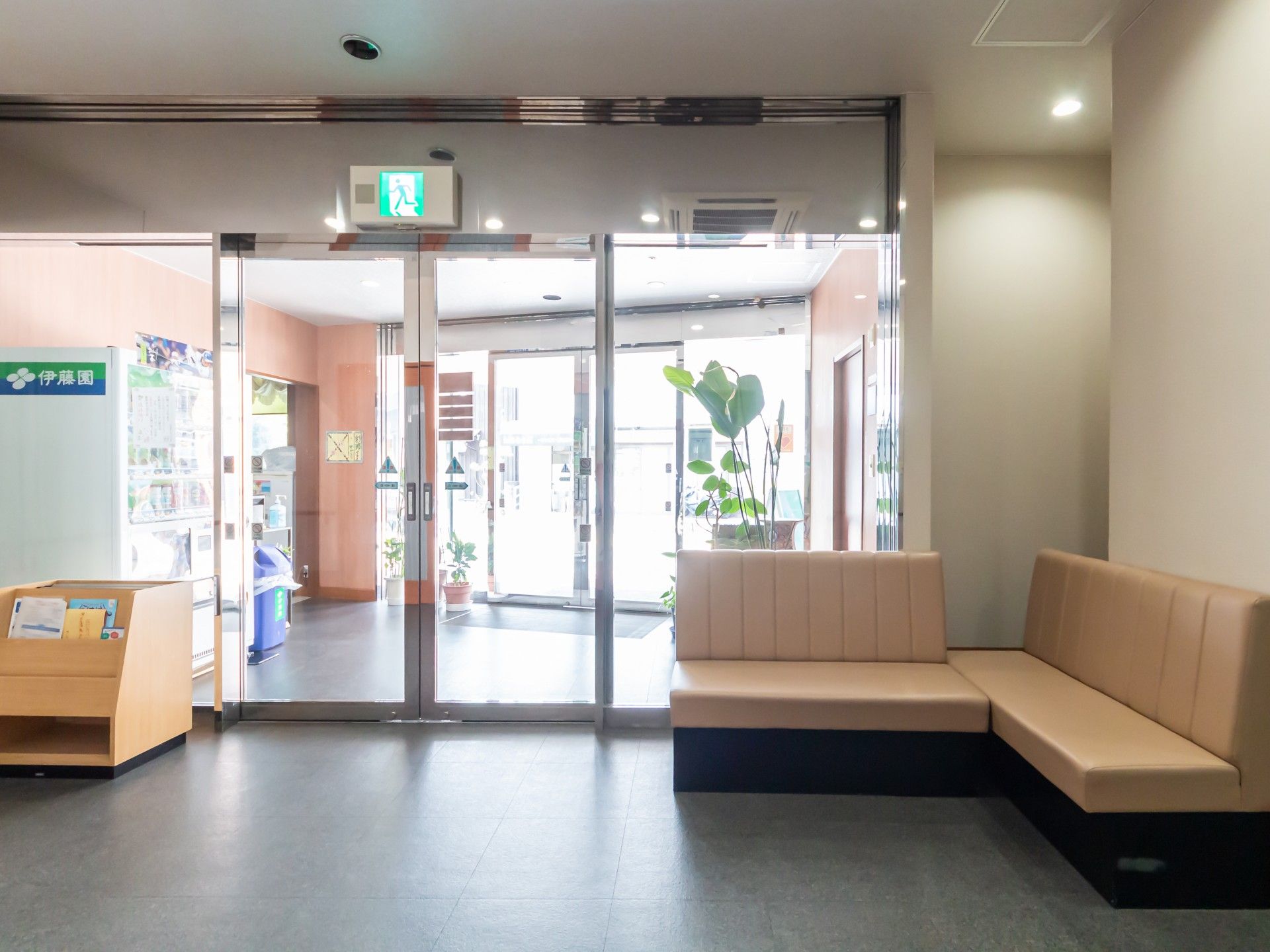 明るいエントランス