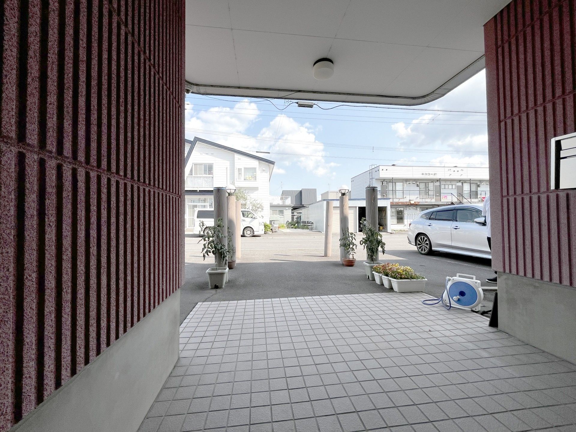 エントランスの外観
