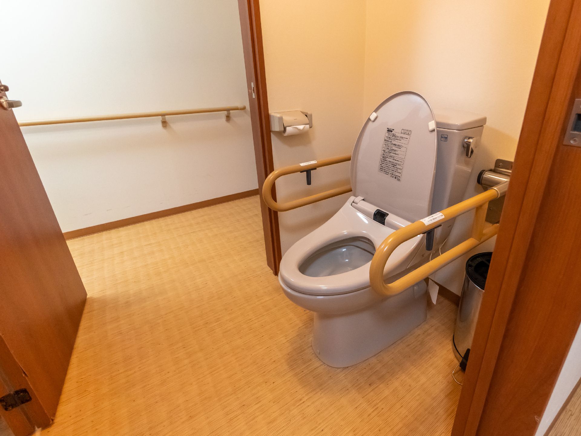 床が畳になっているトイレ