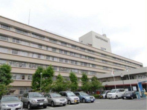体調がすぐれない時にでも行ける施設の近くにある大きな病院である。駐車場があるので車で通院が可能である。