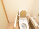介護施設のトイレ設備が整った部屋