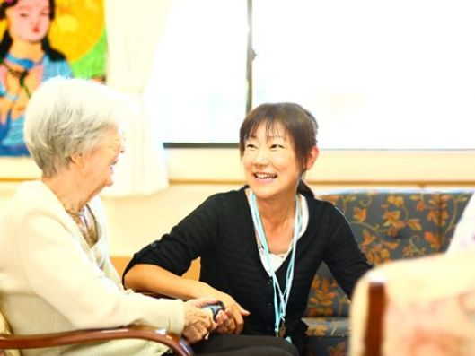 ご入居者様とスタッフ