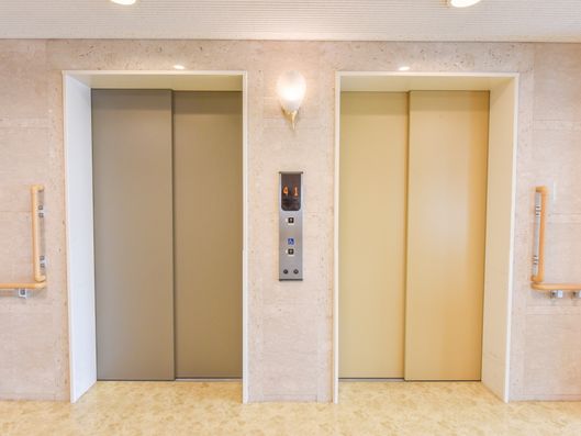 エレベーター