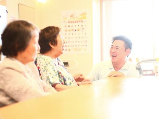 ご入居者様とスタッフ