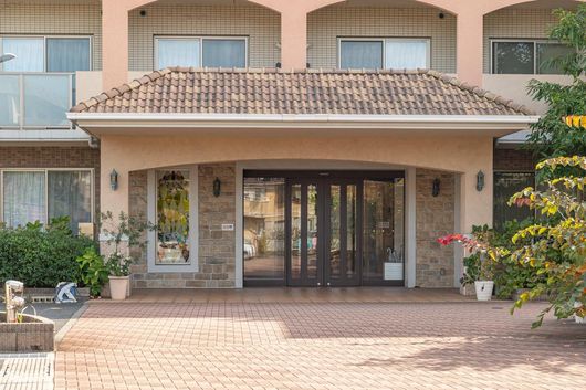 外観エントランス