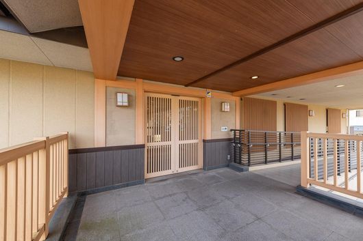 外観エントランス