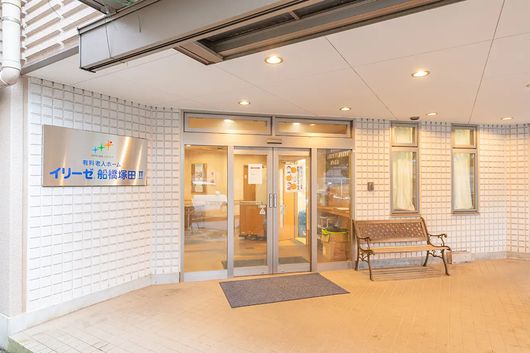 外観エントランス