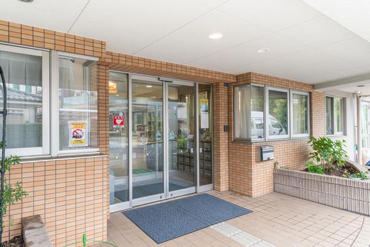 外観エントランス