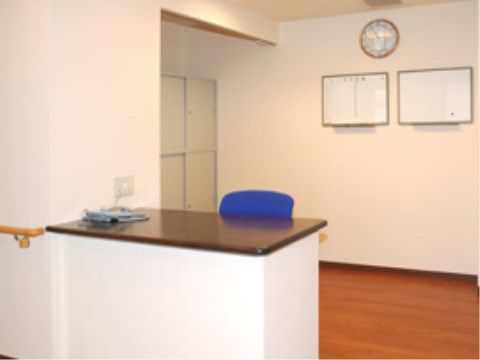 介護スタッフのステーションが各階にあり、身近にお話したりしていただけるなど、安心してお過ごしいただける。