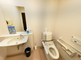 バリアフリー設計のトイレ空間