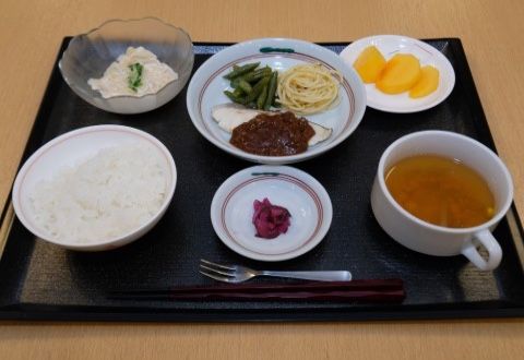 ドーミー中野江古田の食事。人気の献立メニューは優先してお出しするようになっております。毎日のお食事を楽しみにしていただけます。