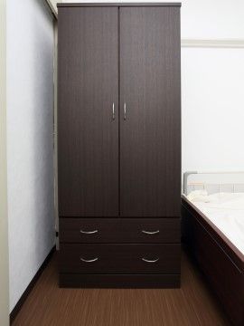 「ドーミー北綾瀬」居室クローゼット。衣服等はこちらへお仕舞いください。