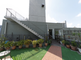 屋上庭園がある介護施設の風景