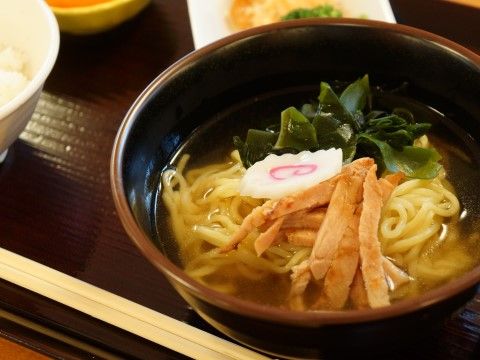 「ココファンはさま」のお食事。家庭的なお食事を提供している。