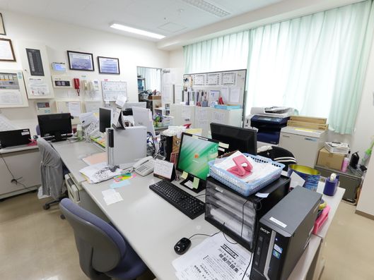 スタッフデスク