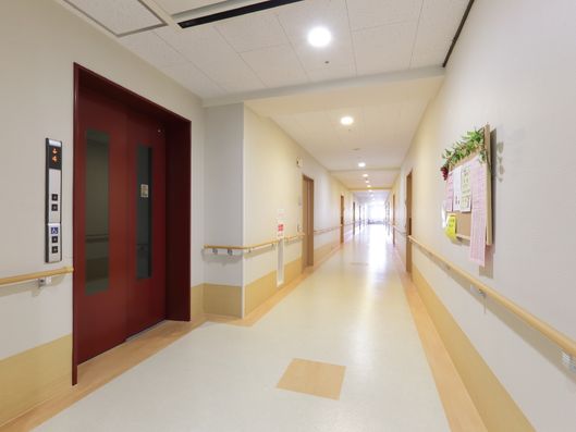 エレベーターと廊下