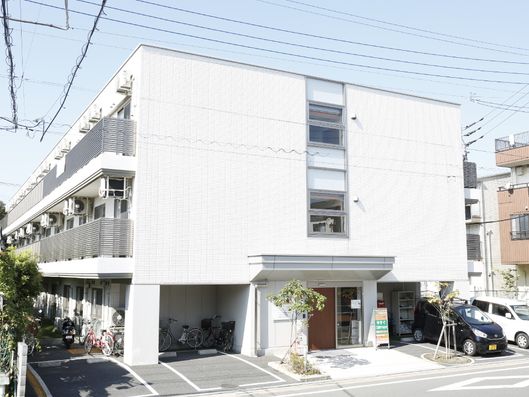施設建物外観