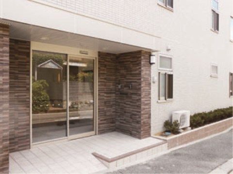 清潔感のあるエントランス