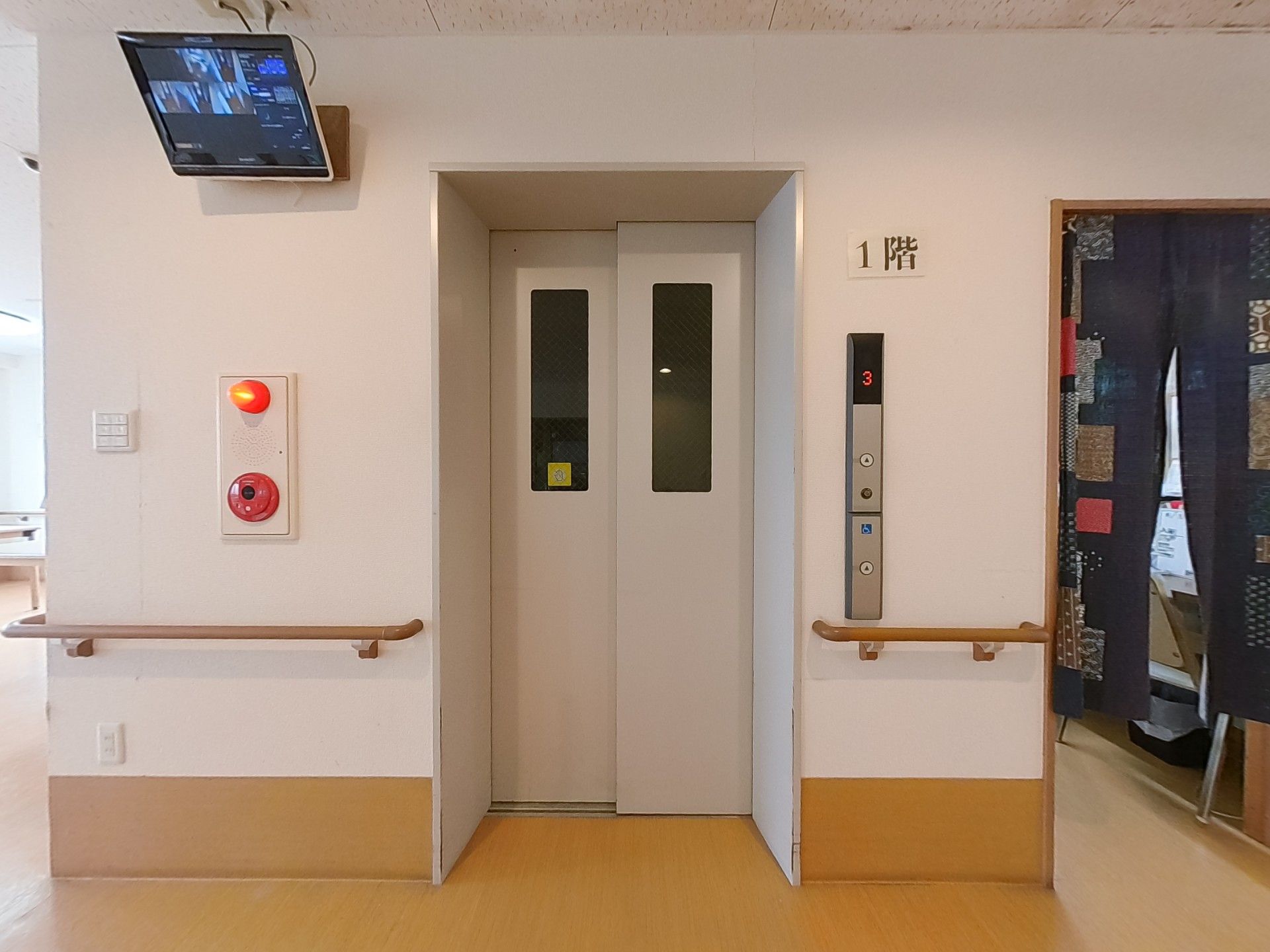 安全な移動を支えるエレベーター