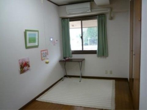 居室は広いスペースをご用意しているので、のびのびとお過ごしいただける。お一人で過ごせるので、リラックスできる。