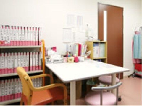 入居者皆様の健康を詳細に管理している。入居者様に何か悩みや不安がある場合は、気軽にスタッフに相談いただける。