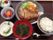 「くらスマイル平塚」のお食事。スタミナたっぷりにお肉がメインの料理も、ご用意している。