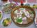 施設の食事。食用花をあしらった涼しげな食事には栄養バランスはもちろん、味や見た目にも気配りされている。