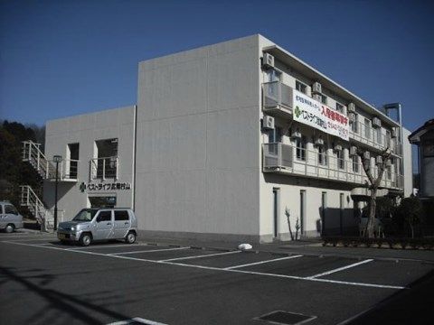 ベストライフ武蔵村山の外観。大きくしっかりとした外観は、入居者様へ安心感を与えます。
