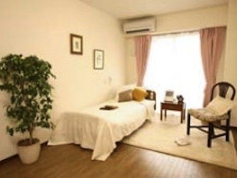 ベストライフ武蔵村山の居室。一人の時間を大事にしていただくため、居室は完全個室としています。
