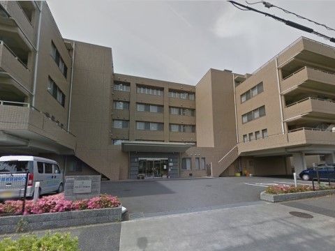 ベストライフ京王堀之内の外観。マンションのような当ホームは、多くの入居者様が入居されています。