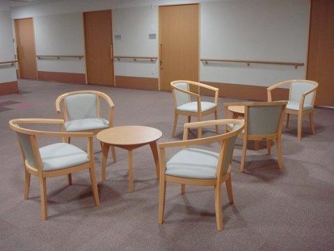 ベストライフ町田図師の杜談話コーナー。利用者様同士、親睦を深める憩いの場となっています。
