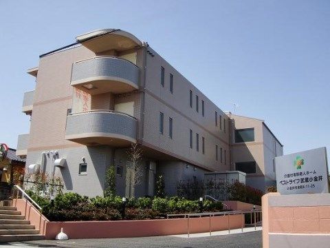 ベストライフ武蔵小金井の外観。大きくおしゃれな外観は、周囲から一目おかれる佇まいです。