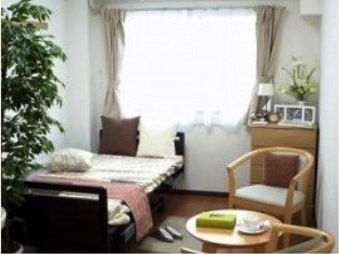 ベストライフ希望が丘の居室。きれいな完全個室制の居室は日々のストレスを最小限にし、プライバシーを守ってくれます。