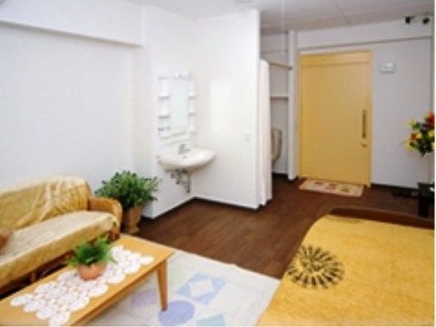 ベストライフ大和の居室（モデルルーム）。プライベートを守ってくれる完全個室制の居室は、自分だけの時間を過ごせます。