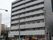 ベストライフ湘南台の外観。マンションを思わせるような大きな佇まいの当施設は、介護向け設計の建物です。