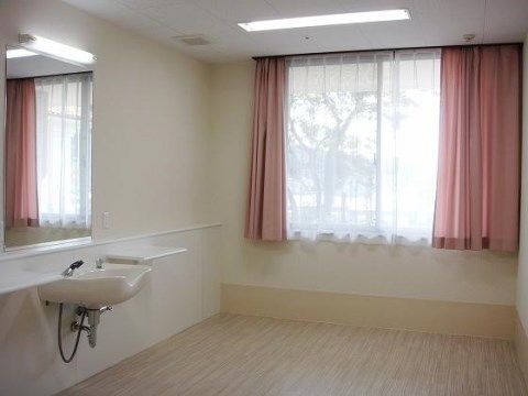 「ベストライフ油壺」の理美容室。理美容室で、気分転換に髪型の変更などができる。