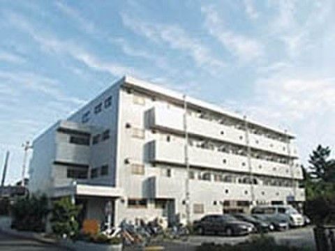 「ベストライフ市川」の外観。お車でのアクセスもしやすく、来場の際は駐車場を利用できる。