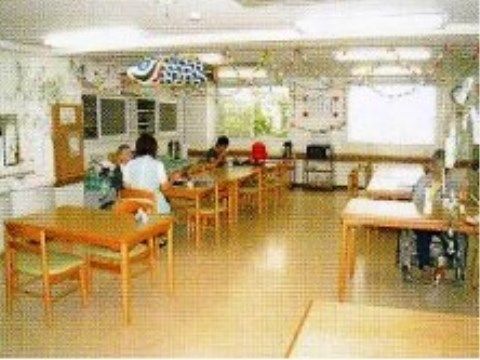 「ベストライフ船橋東」の食堂。入居者様方が交流やお食事の場として使われている。