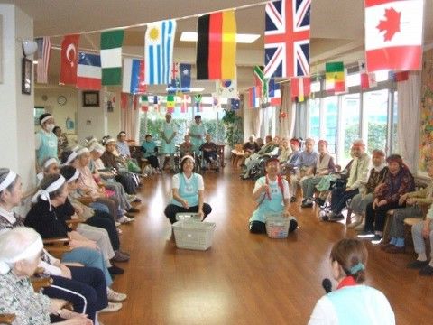 ベストライフ南浦和の運動会。それぞれにあったレベルのメニューをご用意しておりますので無理なく楽しんで頂けます。