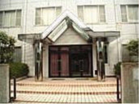 ベストライフ川口東のエントランス。多くの方々をお出迎えするエントランスはいつも明るく、清潔感の溢れる空間となっております。