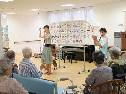 ベストライフ志木の音楽療法。日常の中でより楽しくお過ごしいただけるプランをご用意しております。