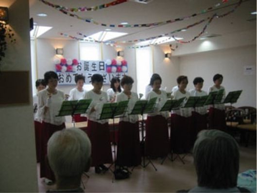 ハンドベル演奏。