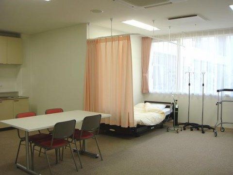 「ベストライフ草加」の健康管理室。健康状態が気になる方は、訪ねてもらえれば、自分の体の状態を確認できる。