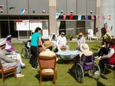 「ベストライフ星の里」の運動会。運動会のイベントを開催しますが、簡単にできる種目を用意している。