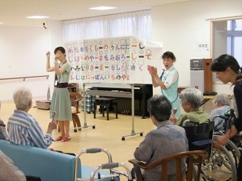 「ベストライフ静岡」の音楽療法。難しくなく、誰でも簡単に気楽に行える療法である。